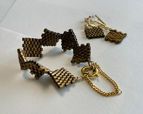 ��i�C���[�W